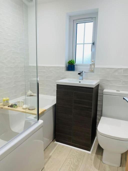 ברידג'נד Charming Cottage Close To M4 Bridgend מראה חיצוני תמונה